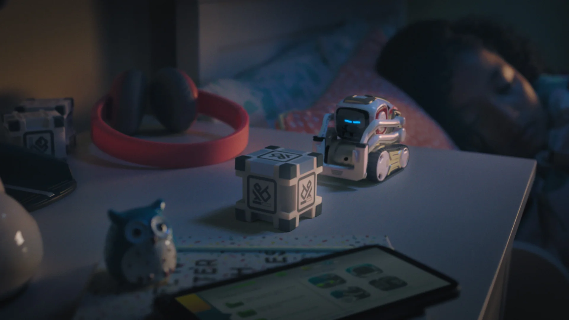 Anki Cozmo - Fit (3 of 7) (0-00-07-16).jpg