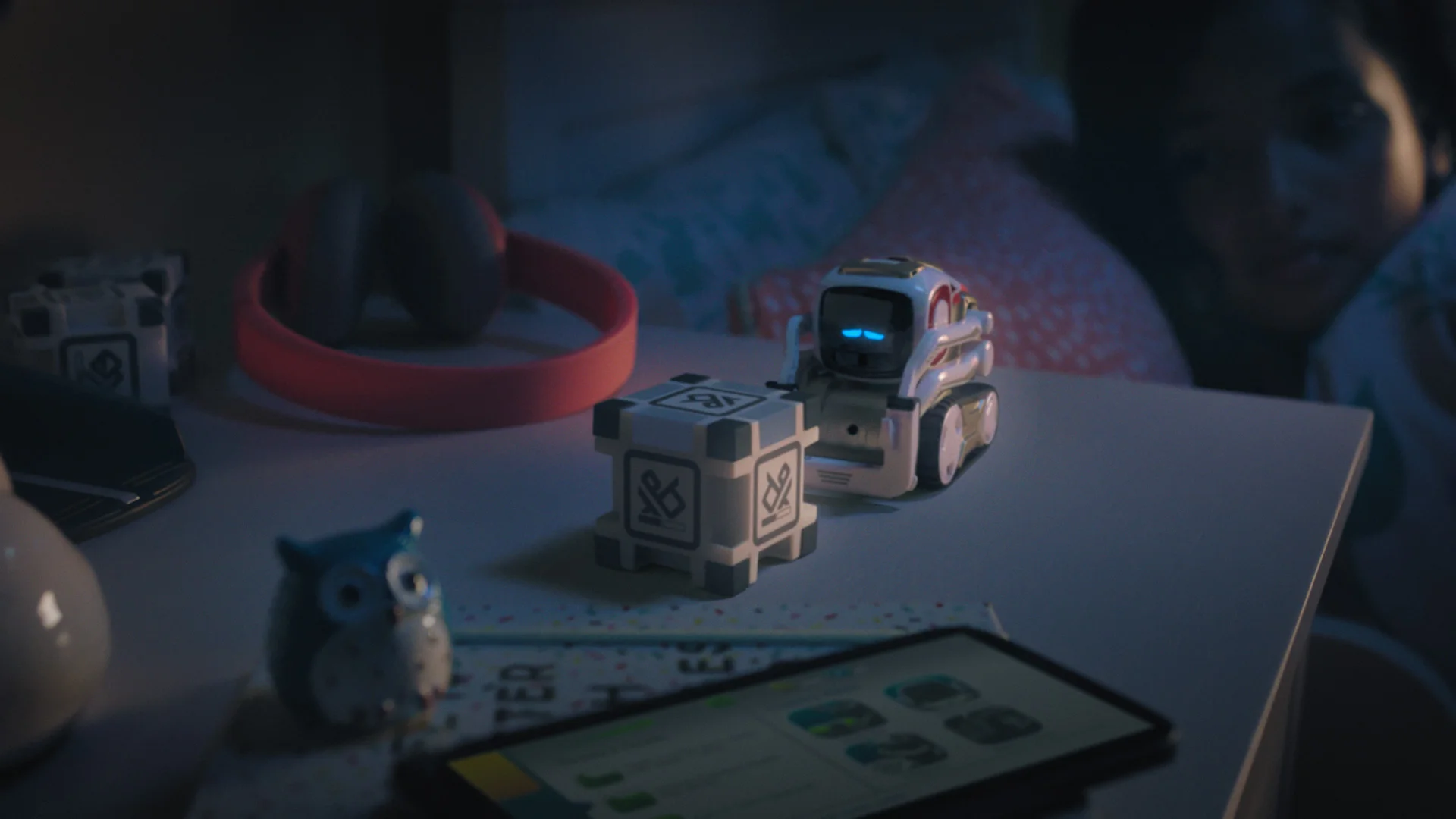 Anki Cozmo - Fit (3 of 7) (0-00-24-15).jpg